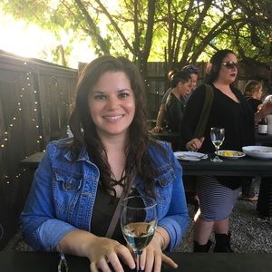 Meet your Posher, Lauren